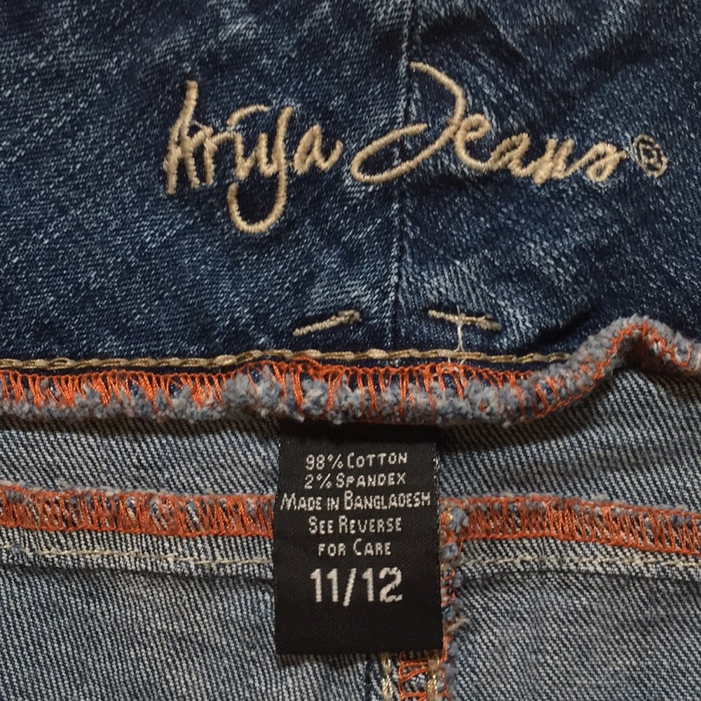 Ariya Distressed Denim Shorts - Picture 4 of 6